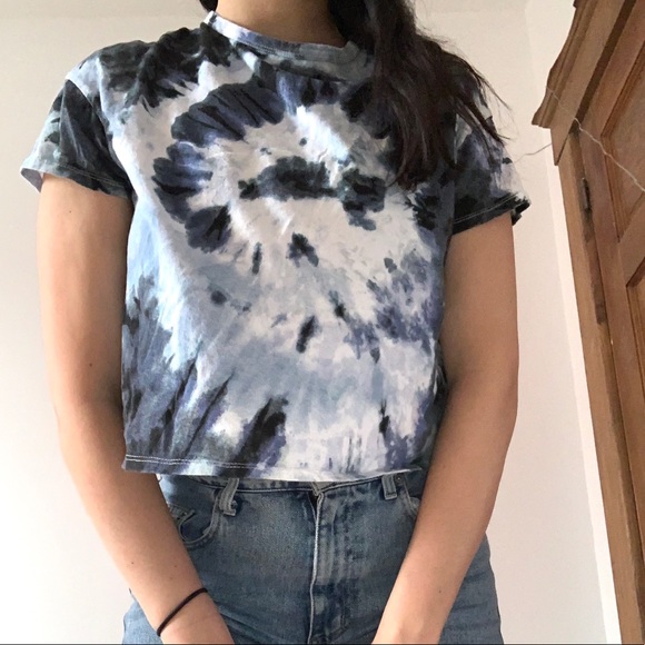 💙 Tie-Die Blue T-Shirt 💙 - Picture 1 of 3